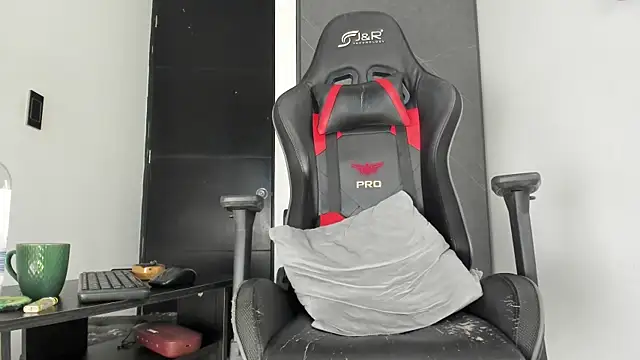 Snapshot of sergiio_mesa27 chatting on 19, 11, 2025 sergiio mesa27 online show from 19, 11, 2025