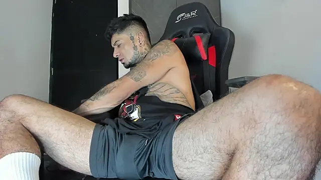 Snapshot of sergiio_mesa27 chatting on 27, 10, 2025 sergiio mesa27 online show from 27, 10, 2025