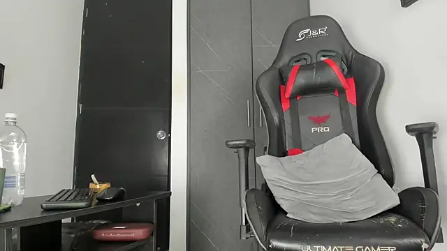 Snapshot of sergiio_mesa27 chatting on 20, 11, 2025 sergiio mesa27 online show from 20, 11, 2025