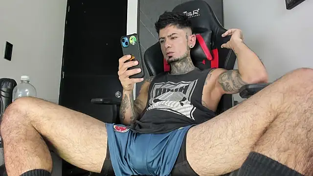 Snapshot of sergiio_mesa27 chatting on 15, 11, 2025 sergiio mesa27 online show from 15, 11, 2025