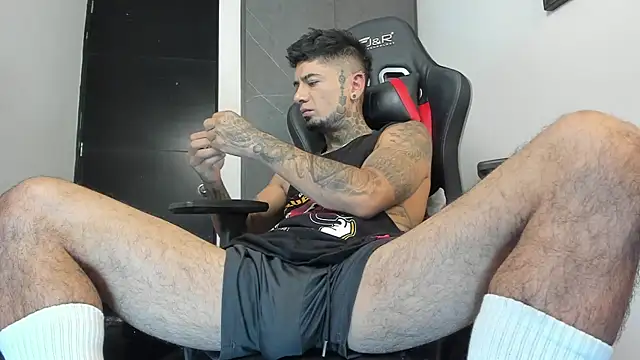 Snapshot of sergiio_mesa27 chatting on 26, 10, 2025 sergiio mesa27 online show from 26, 10, 2025