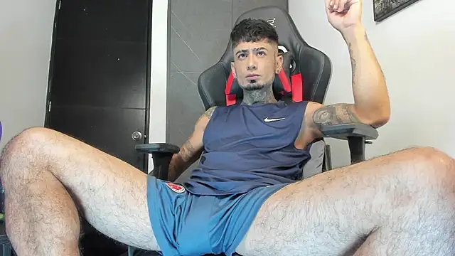 Snapshot of sergiio_mesa27 chatting on 11, 10, 2025 sergiio mesa27 online show from 11, 10, 2025