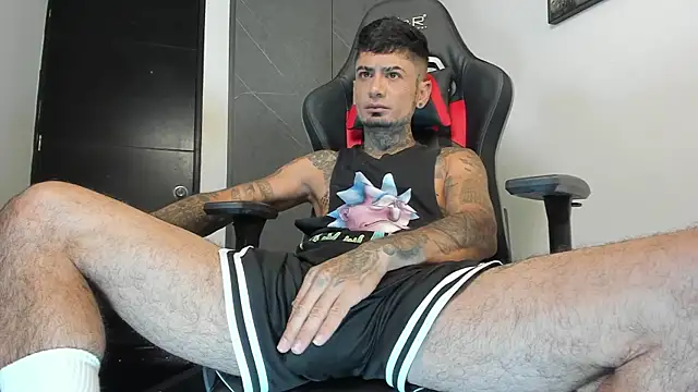 Snapshot of sergiio_mesa27 chatting on 13, 10, 2025 sergiio mesa27 online show from 13, 10, 2025