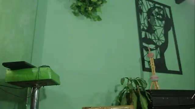 Snapshot of thirstymoonxx chatting on 16, 10, 2025 thirstymoonxx online show from 16, 10, 2025