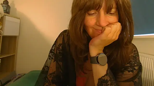 Snapshot of Ella_Next_Door chatting on 31, 5, 2026 Ella Next Door online show from 31, 5, 2026