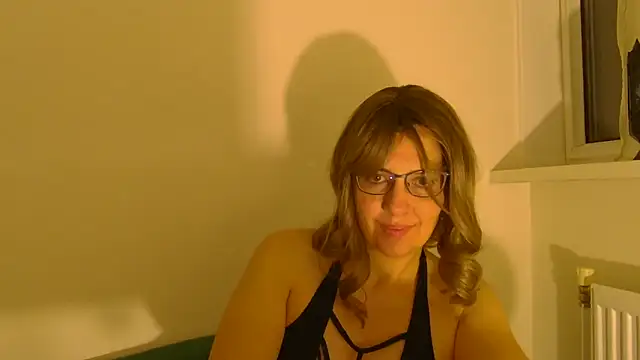 Ella Next Door online show from 29, 9, 2025