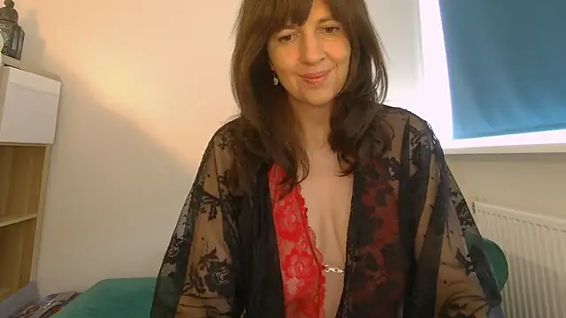 Snapshot of Ella_Next_Door chatting on 17, 5, 2026 Ella Next Door online show from 17, 5, 2026