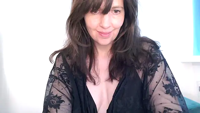 Ella Next Door online show from 14, 4, 2026