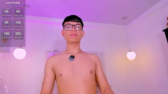 Snapshot of CodyTwink chatting on 23, 5, 2026 CodyTwink online show from 23, 5, 2026