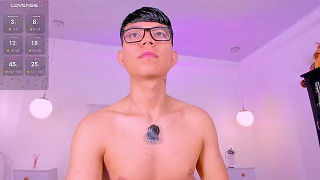 Snapshot of CodyTwink chatting on 17, 7, 2026 CodyTwink online show from 17, 7, 2026