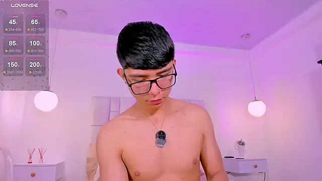 Snapshot of CodyTwink chatting on 18, 6, 2026 CodyTwink online show from 18, 6, 2026