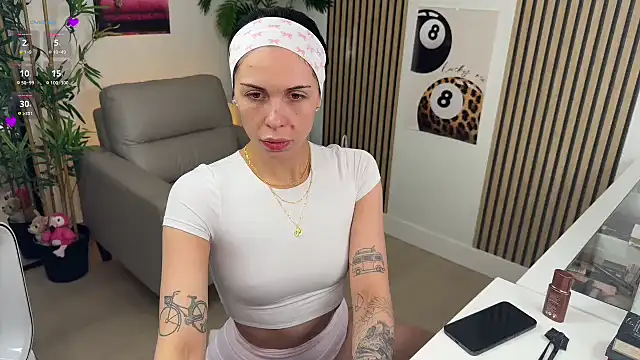 Snapshot of NattyFierros chatting on 7, 10, 2025 NattyFierros online show from 7, 10, 2025