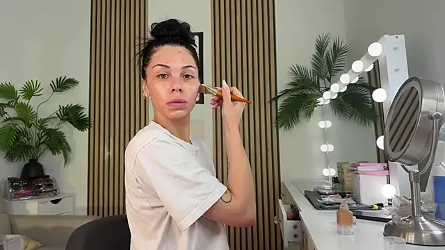 Snapshot of NattyFierros chatting on 15, 10, 2025 NattyFierros online show from 15, 10, 2025