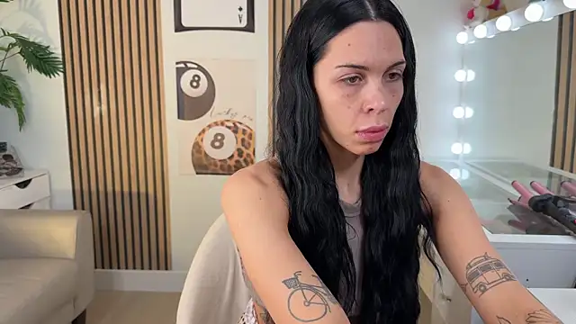 Snapshot of NattyFierros chatting on 8, 11, 2025 NattyFierros online show from 8, 11, 2025