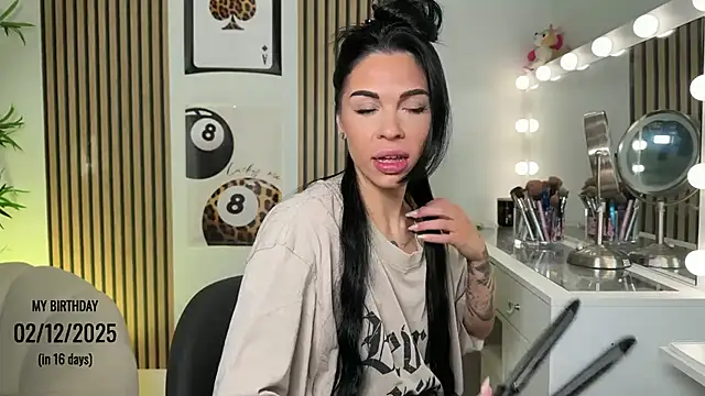 Snapshot of NattyFierros chatting on 16, 11, 2025 NattyFierros online show from 16, 11, 2025