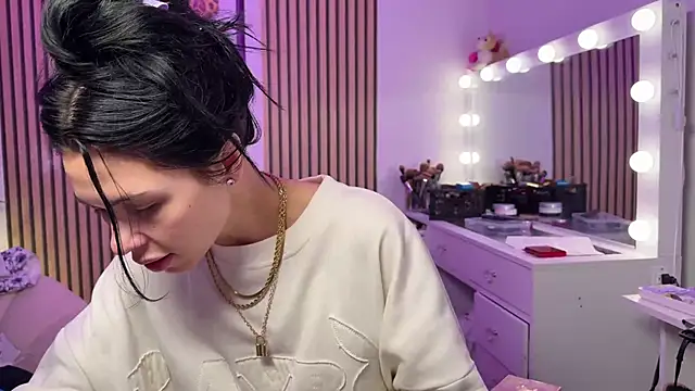 Snapshot of NattyFierros chatting on 15, 11, 2025 NattyFierros online show from 15, 11, 2025