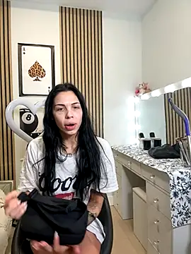 Snapshot of NattyFierros chatting on 14, 11, 2025 NattyFierros online show from 14, 11, 2025