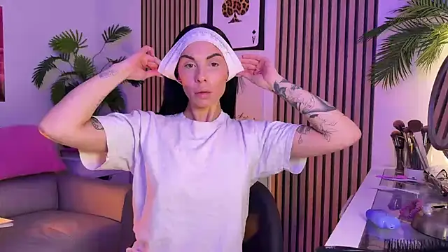 Snapshot of NattyFierros chatting on 16, 10, 2025 NattyFierros online show from 16, 10, 2025