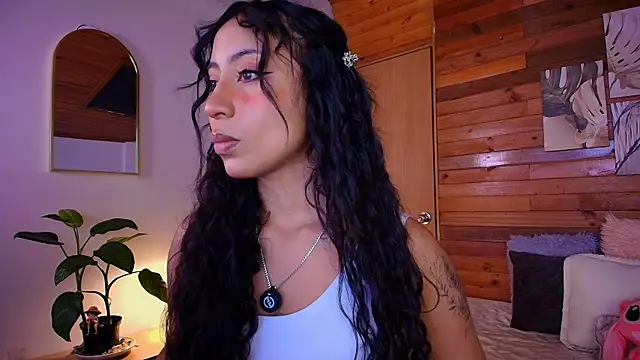amber curly online show from 25, 7, 2026