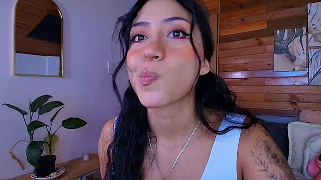 Snapshot of amber_curly chatting on 1, 6, 2026 amber curly online show from 1, 6, 2026