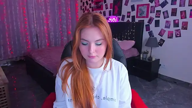 BellaTorne  online show from 22, 3, 2025