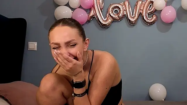 AnnaMaee online show from 14, 2, 2025