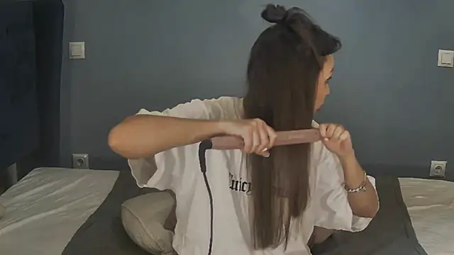 AnnaMaee online show from 16, 1, 2025