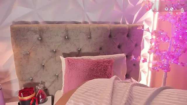 Holyjacky  online show from 18, 4, 2026