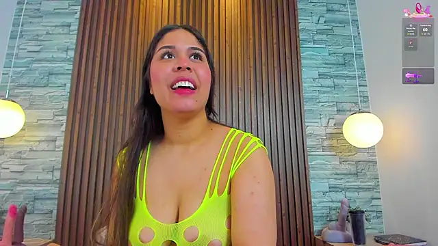 Snapshot of alannavidal chatting on 27, 11, 2025 alannavidal online show from 27, 11, 2025