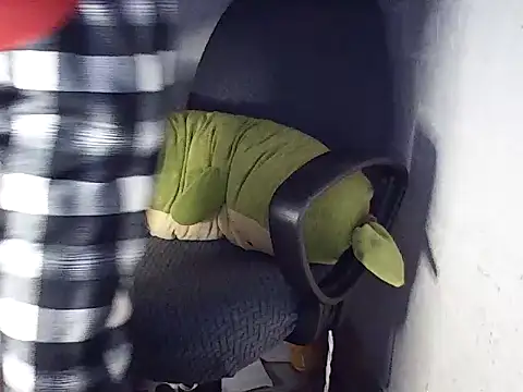 Haralushiaaax online show from 16, 12, 2025