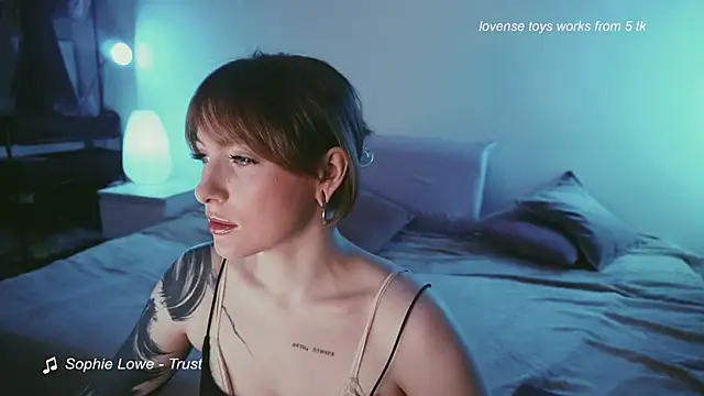 Snapshot of kris69kiss chatting on 9, 11, 2025 kris69kiss online show from 9, 11, 2025