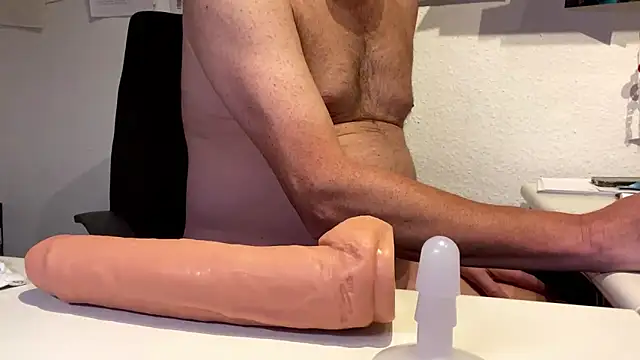 Geilerjung69 online show from 3, 11, 2025