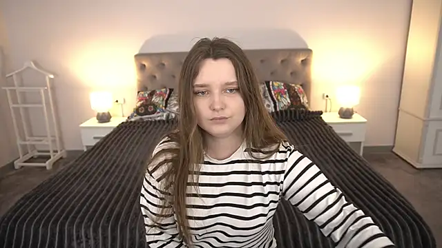 MagicPeachh  online show from 17, 6, 2026