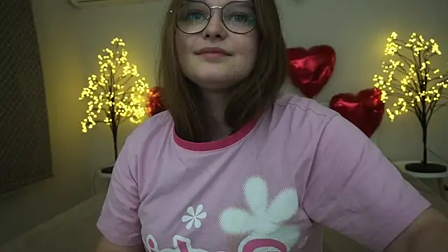 Snapshot of MagicPeachh_ chatting on 28, 2, 2025 MagicPeachh online show from 28, 2, 2025