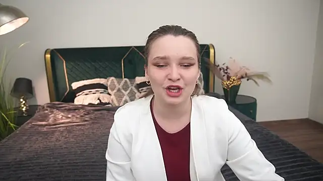 MagicPeachh  online show from 7, 7, 2026