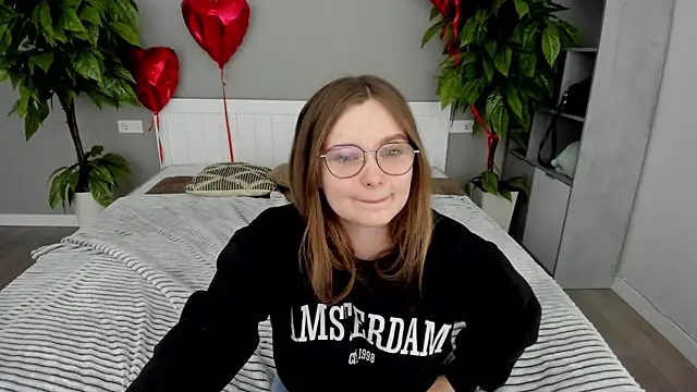 Snapshot of MagicPeachh_ chatting on 17, 3, 2025 MagicPeachh online show from 17, 3, 2025