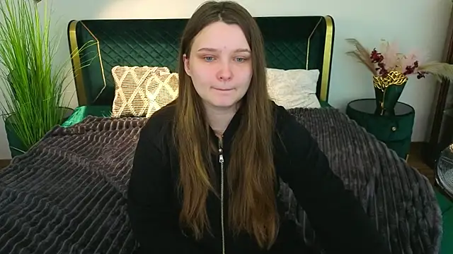 MagicPeachh  online show from 9, 4, 2026