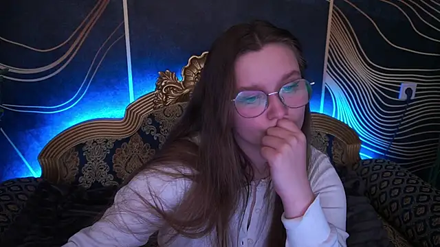 MagicPeachh  online show from 6, 11, 2025