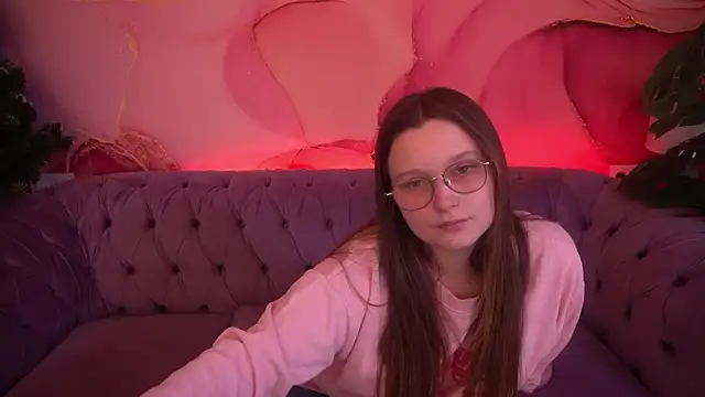 MagicPeachh  online show from 22, 12, 2025