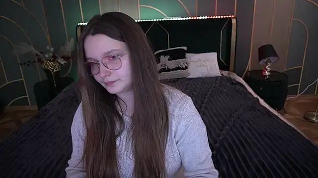 MagicPeachh  online show from 27, 11, 2025