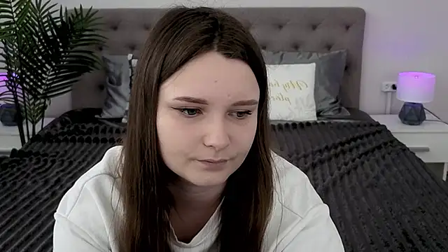 MagicPeachh  online show from 16, 3, 2026