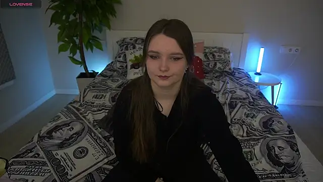 MagicPeachh  online show from 5, 2, 2026