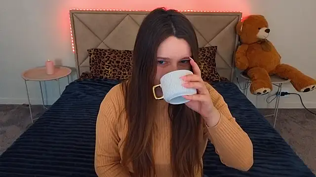 MagicPeachh  online show from 27, 4, 2026