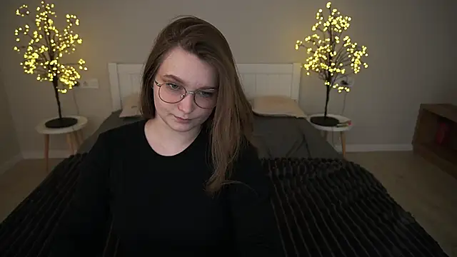 Snapshot of MagicPeachh_ chatting on 6, 10, 2025 MagicPeachh online show from 6, 10, 2025
