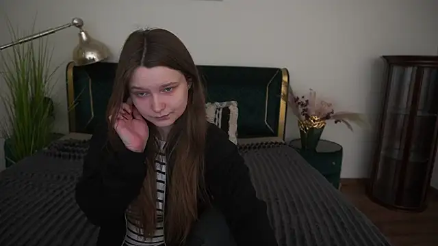 Snapshot of MagicPeachh_ chatting on 1, 6, 2026 MagicPeachh online show from 1, 6, 2026