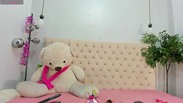 Victoria Coleman online show from 5, 11, 2025