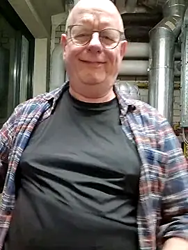 andrejoyfull64 online show from 6, 1, 2026