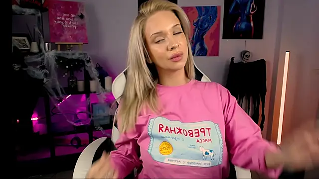 Snapshot of PDiddy_ chatting on 4, 11, 2025 PDiddy online show from 4, 11, 2025