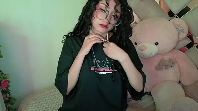 Snapshot of CherieCurl chatting on 25, 5, 2026 CherieCurl online show from 25, 5, 2026