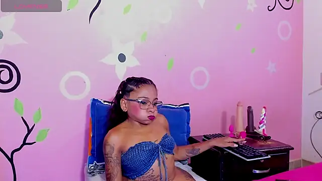 Snapshot of Lauren_Hills069 chatting on 1, 6, 2026 Lauren Hills069 online show from 1, 6, 2026